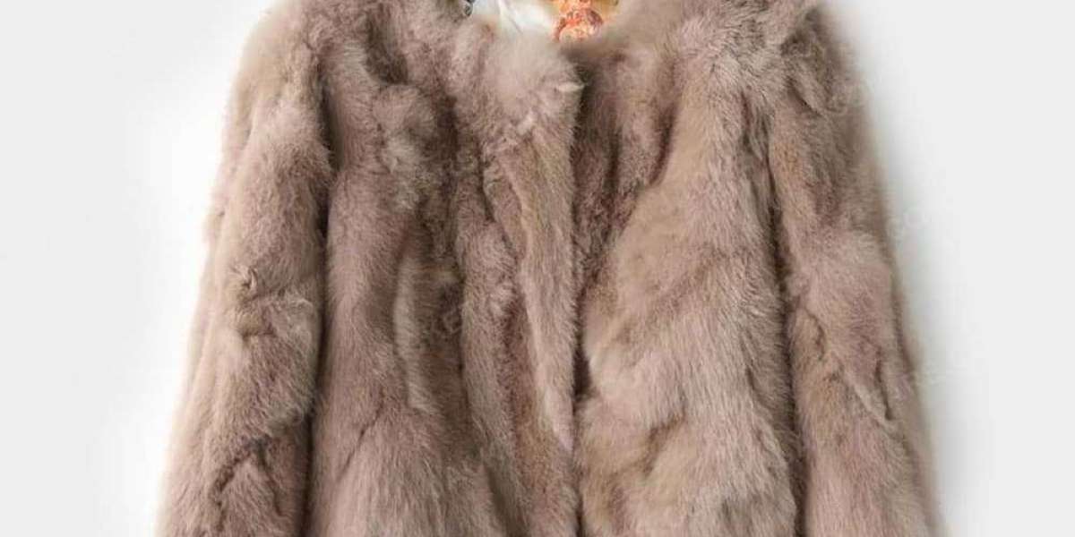 Fur Coat Women in Sale