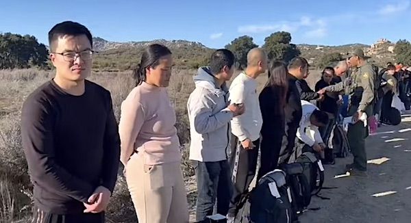 Chinese illegals hit U.S. border, say they're here to 'take the money'